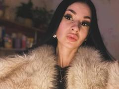 StarrySiren - female with black hair and  big tits webcam at xLoveCam