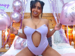 SteaisyCossio - female with black hair and  big tits webcam at xLoveCam