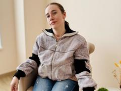 StefanieWow from xLoveCam