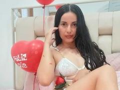 StefyThomson - female with brown hair webcam at xLoveCam