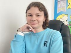 Steisii - female with brown hair and  small tits webcam at xLoveCam