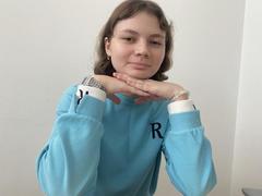 Steisii - female with brown hair and  small tits webcam at xLoveCam