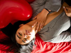 MarlaBecker - female with black hair webcam at LiveJasmin