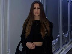 StellaHoneyX - female with brown hair webcam at xLoveCam