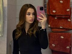 StellaHoneyX - female with brown hair webcam at xLoveCam
