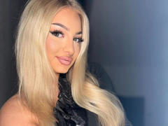 StellaLiebe-hot from xLoveCam