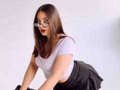 Stephanies-hot - female with brown hair webcam at xLoveCam