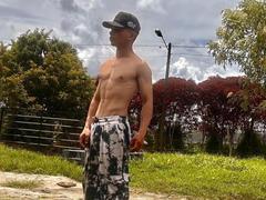SteveWolf - male webcam at xLoveCam