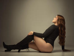 SthefCastle - female with brown hair and  big tits webcam at xLoveCam