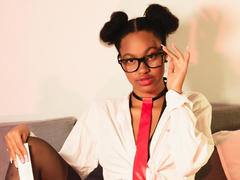 StormiHills - female with brown hair and  big tits webcam at xLoveCam