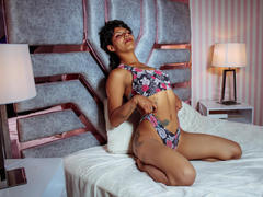 MirabellaBrowns - female with black hair and  small tits webcam at xLoveCam