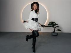 Strawberrye - female webcam at xLoveCam