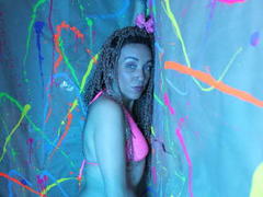 BellaHottXX - female with black hair webcam at xLoveCam