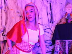 BellaHottXX - female with black hair webcam at xLoveCam