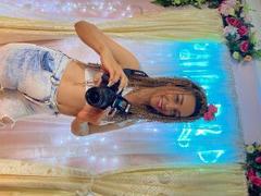 BellaHottXX - female with black hair webcam at xLoveCam