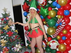 BellaHottXX - female with black hair webcam at xLoveCam