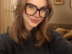 StromiStar - blond female webcam at xLoveCam