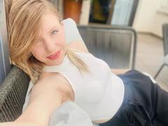 StudentinHot-hot - blond female webcam at xLoveCam
