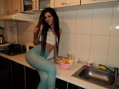 stephyotty - female with black hair webcam at xLoveCam