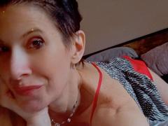 SubmissiveScarlett - female with brown hair webcam at xLoveCam