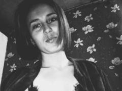 SueShine - female with brown hair and  small tits webcam at xLoveCam