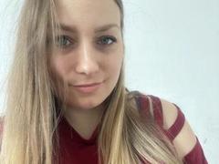 SueSuper - female with brown hair and  small tits webcam at xLoveCam