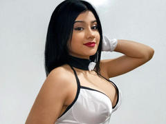 SuesseKlara-hot - female with black hair webcam at xLoveCam