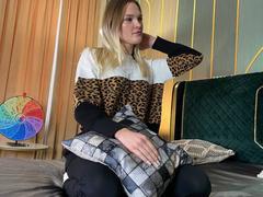 SugarBatty - female webcam at xLoveCam