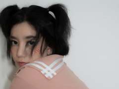 SukiBelle - female with black hair and  big tits webcam at xLoveCam