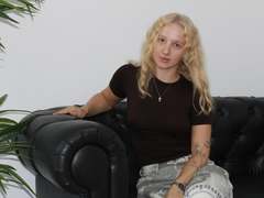 SummerMiln - blond female webcam at LiveJasmin