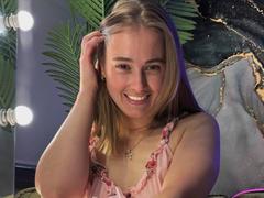 SunKitty - female webcam at xLoveCam