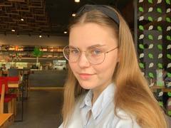 SunnyBaby-hot - female with brown hair webcam at xLoveCam