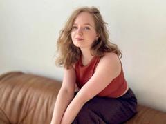 SunnyBunny-hot - blond female webcam at xLoveCam