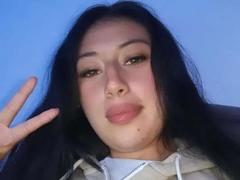 SunnyEve - female with black hair and  big tits webcam at xLoveCam