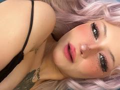 SunnyGlow - blond female webcam at xLoveCam