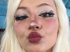 SunnyGlow - blond female webcam at xLoveCam