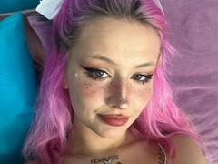 SunnyGlow - blond female webcam at xLoveCam
