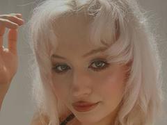 SunnyGlow - blond female webcam at xLoveCam