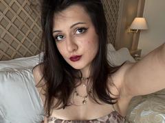SunnyLeila - female with black hair webcam at xLoveCam
