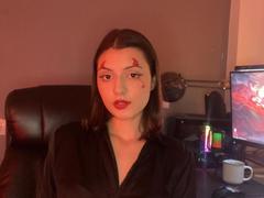 SunnyLeila - female with black hair webcam at xLoveCam