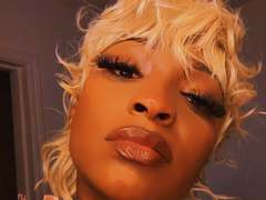 SunnyMochaQueen from xLoveCam