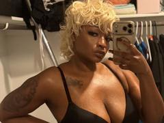 SunnyMochaQueen - female webcam at xLoveCam