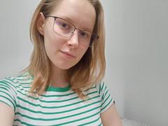SunsetEvelyn - female with brown hair and  small tits webcam at xLoveCam
