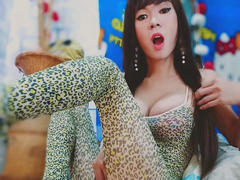 SlimDoll - shemale with black hair webcam at xLoveCam