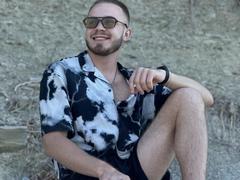 SupermanQSky - male webcam at xLoveCam