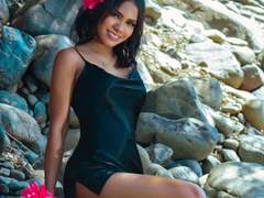 AntonellaFarrer - female with black hair and  big tits webcam at LiveJasmin