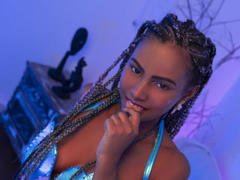 SusieBonnet - female with brown hair webcam at LiveJasmin