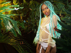 SusieBonnet - female with brown hair webcam at LiveJasmin