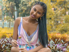 SusieBonnet - female with brown hair webcam at LiveJasmin