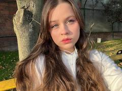 SwanKyivy - female webcam at xLoveCam